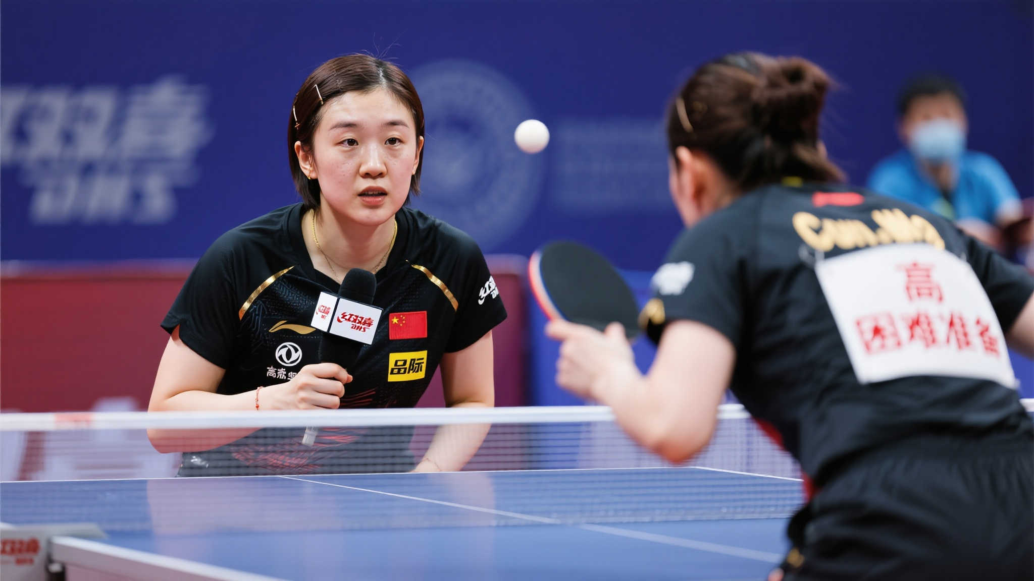 格更加強調 格更加強調