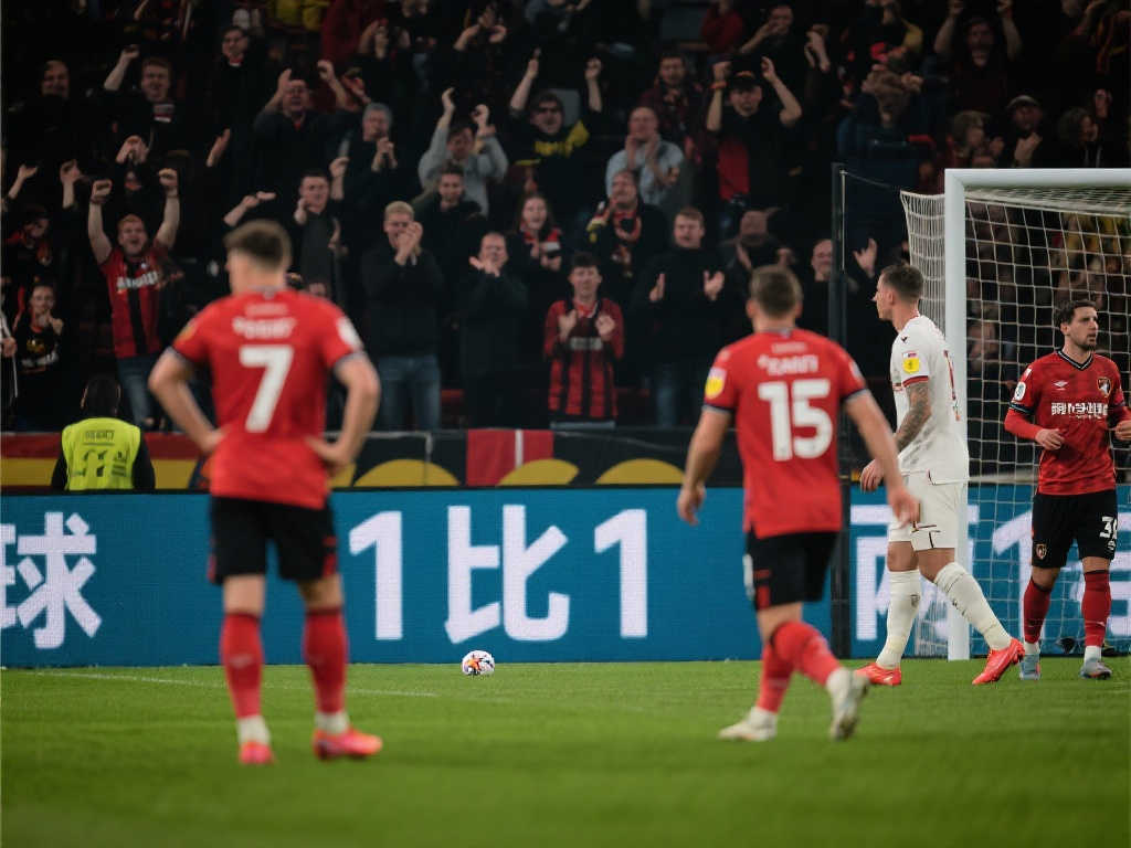 发了场内外 发了场内外