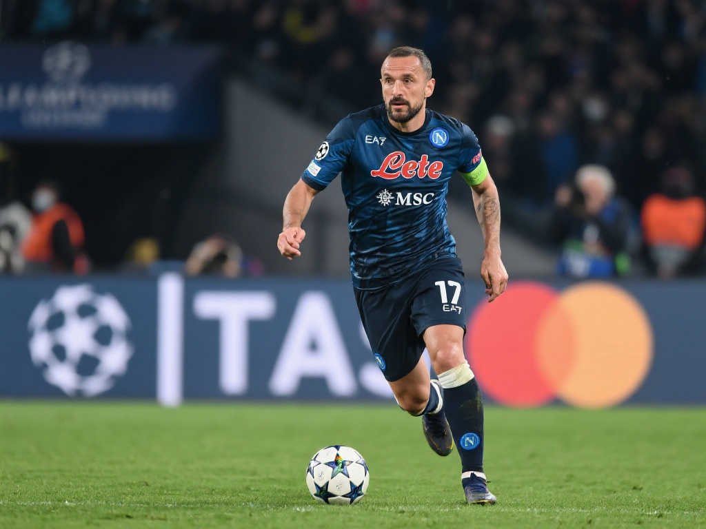 从一名低收 从一名低收